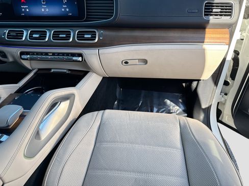 Used 2024 Mercedes-Benz GLE 450e 4MATIC image 17