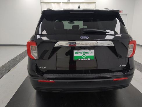 Used 2022 Ford Explorer XLT AWD/4WD image 6
