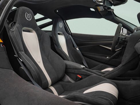 Used 2021 McLaren 720S RWD image 13