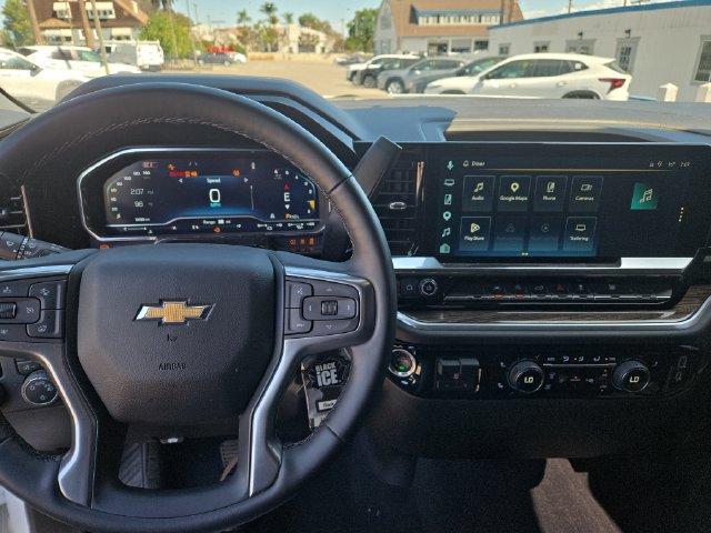 Used 2025 Chevrolet Silverado 1500 LT w/ Convenience Package II RWD image 4