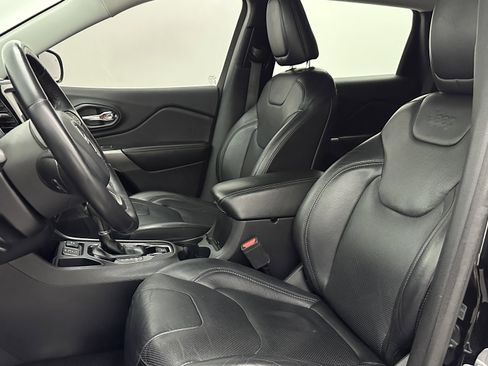 Used 2019 Jeep Cherokee Limited image 13