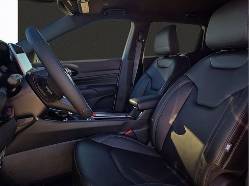 New 2026 Jeep Compass Limited image 12