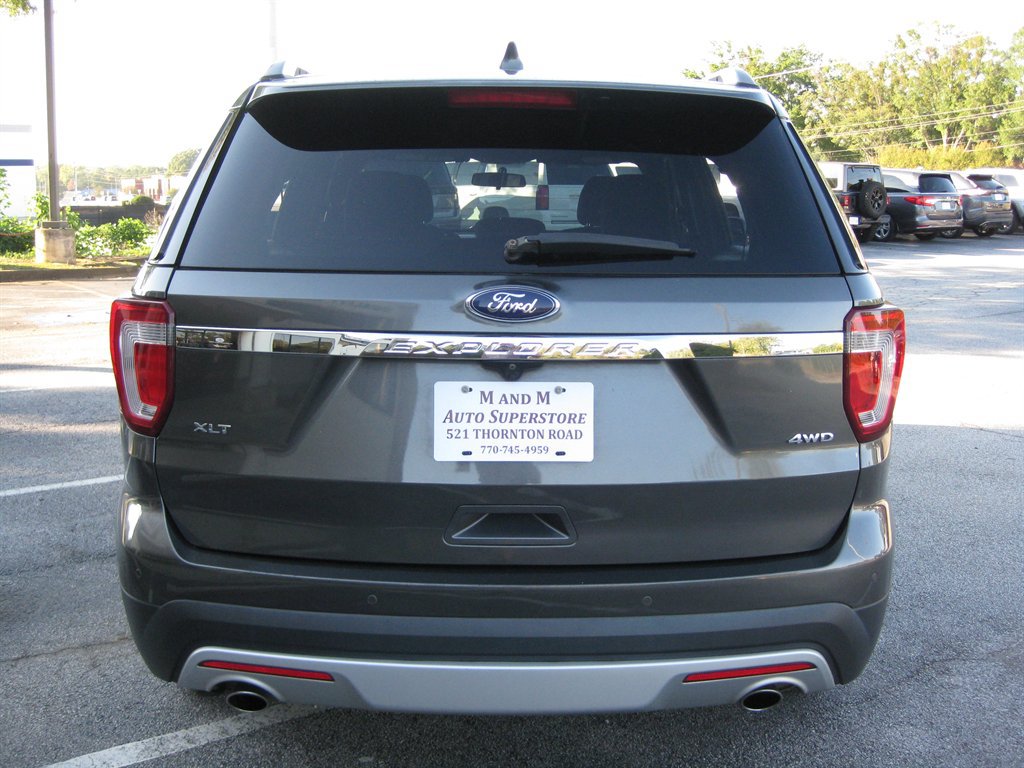 Used 2017 Ford Explorer XLT AWD/4WD image 7