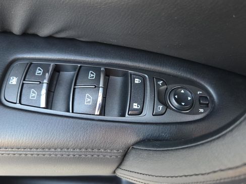 Used 2024 Nissan Armada SL w/ Captain's Chairs Package image 35