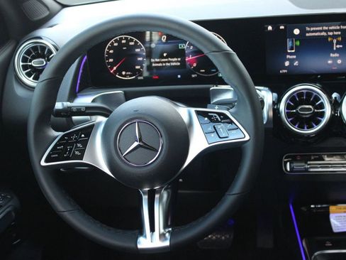 New 2026 Mercedes-Benz GLB 250 image 16