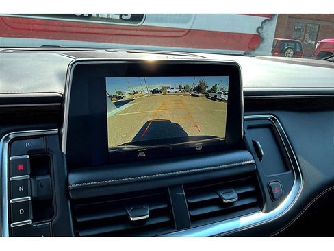 Used 2023 Chevrolet Suburban Premier image 24