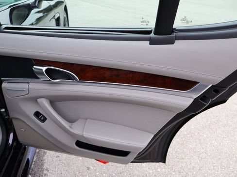 Used 2013 Porsche Panamera GTS AWD/4WD image 16