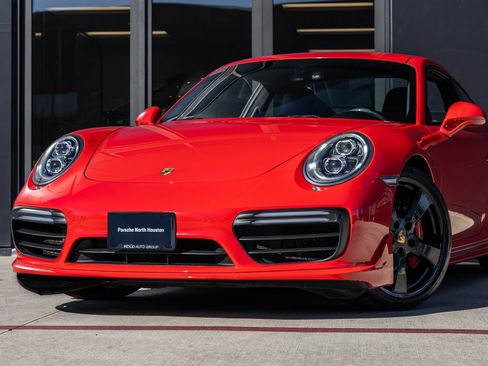 Used 2018 Porsche 911 Turbo image 7