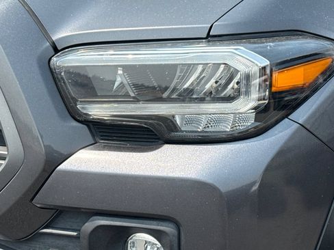 Used 2021 Toyota Tacoma TRD Off-Road AWD/4WD image 48