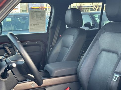 Used 2023 Land Rover Defender 130 X-Dynamic SE image 6