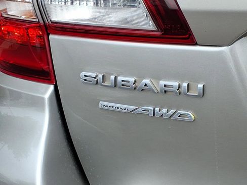 Used 2019 Subaru Outback 2.5i Limited AWD/4WD image 10