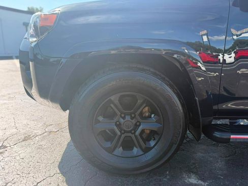 Used 2020 Toyota 4Runner SR5 RWD image 22