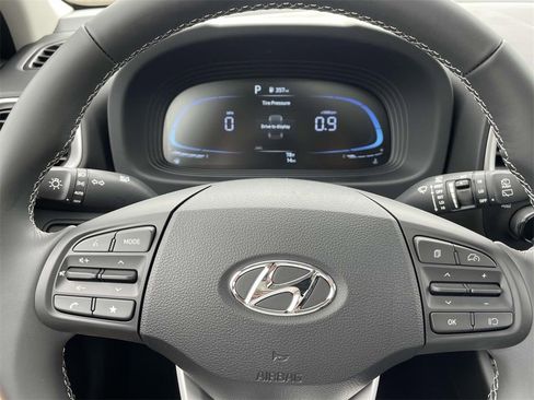 New 2026 Hyundai Venue SEL image 19