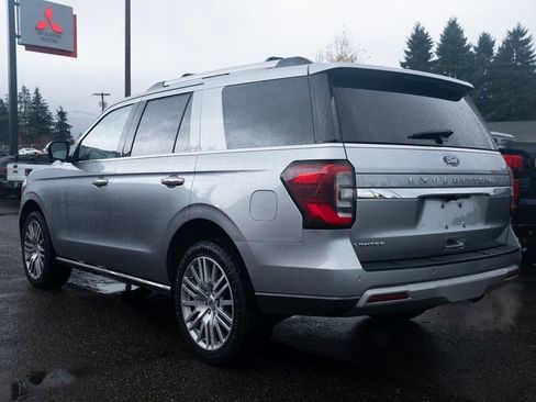 Used 2024 Ford Expedition Limited image 4