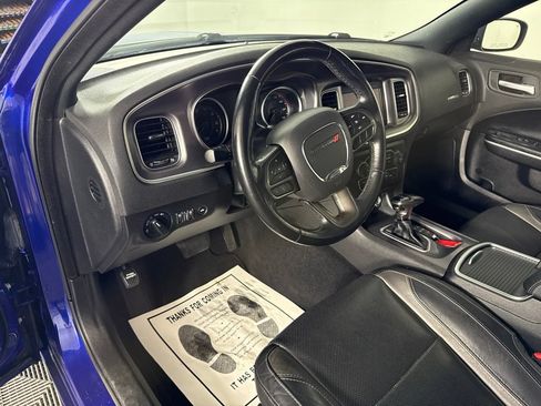 Used 2021 Dodge Charger SXT w/ Leather Interior Group RWD image 16
