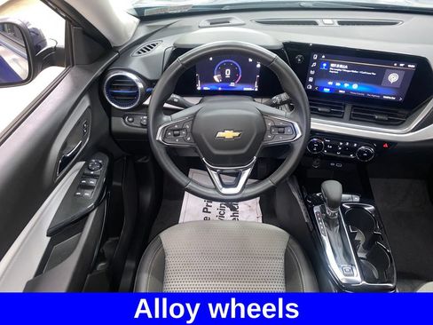Used 2024 Chevrolet Trax LT w/ Driver Confidence Package FWD image 23