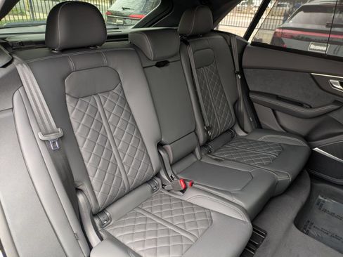 New 2026 Audi SQ8 Premium Plus AWD/4WD image 11