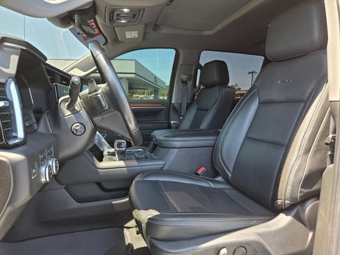 Used 2023 GMC Sierra 1500 Denali w/ Technology Package AWD/4WD image 9