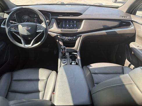 Used 2023 Cadillac XT6 Luxury image 23