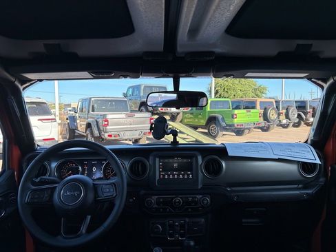 Used 2023 Jeep Gladiator Sport AWD/4WD image 41