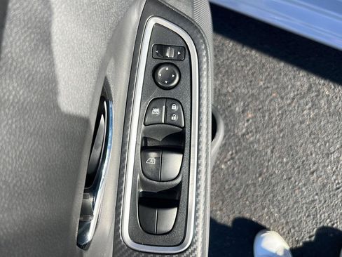 New 2025 Nissan Versa SR w/ Trunk Package image 22