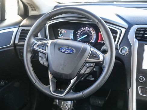 Used 2020 Ford Fusion SEL image 14