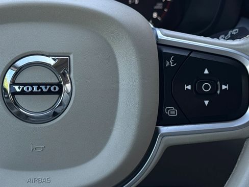 Used 2018 Volvo XC60 T5 Momentum w/ Convenience Package AWD/4WD image 34