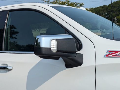 Used 2020 Chevrolet Silverado 1500 LTZ w/ LTZ Premium Package AWD/4WD image 11