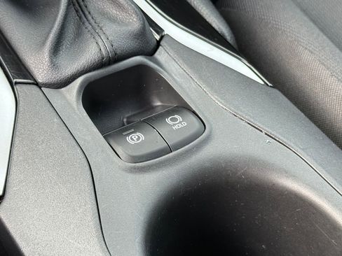 Certified 2025 Toyota Corolla Cross LE image 26