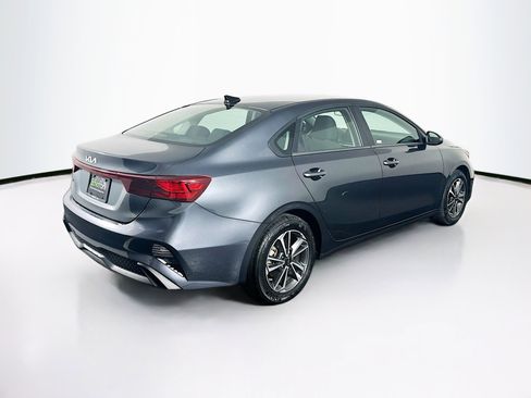 Used 2024 Kia Forte LXS image 9