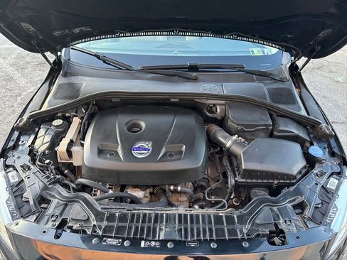 Used 2015 Volvo S60 T5 Platinum image 10