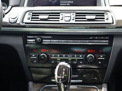Used 2015 BMW 750Li xDrive AWD/4WD image 12
