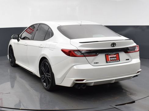 Used 2025 Toyota Camry XSE FWD image 3