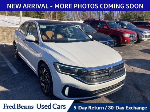 Used 2024 Volkswagen Jetta SEL image 1