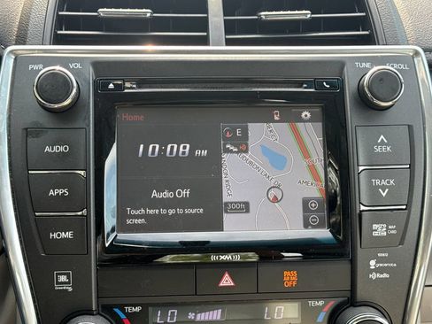 Used 2017 Toyota Camry XLE w/ Moonroof Package FWD image 25
