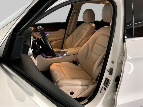 Certified 2021 Mercedes-Benz GLC 300 4MATIC image 9