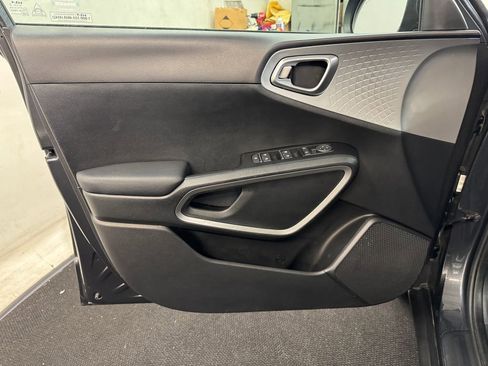 Used 2023 Kia Soul S FWD image 14