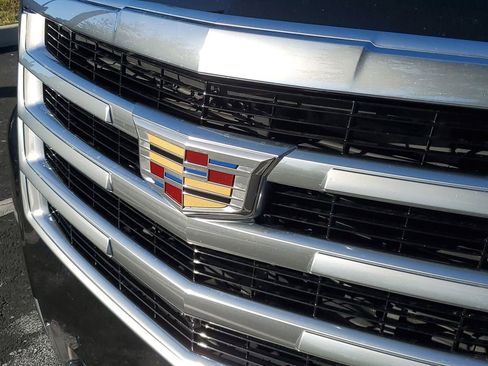 Used 2018 Cadillac Escalade Premium Luxury image 10