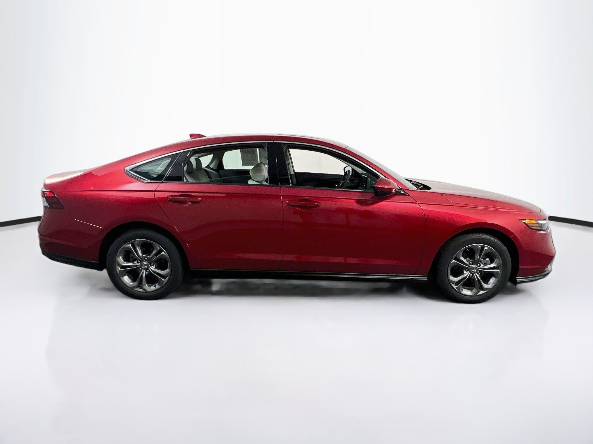 Used 2024 Honda Accord EX image 4