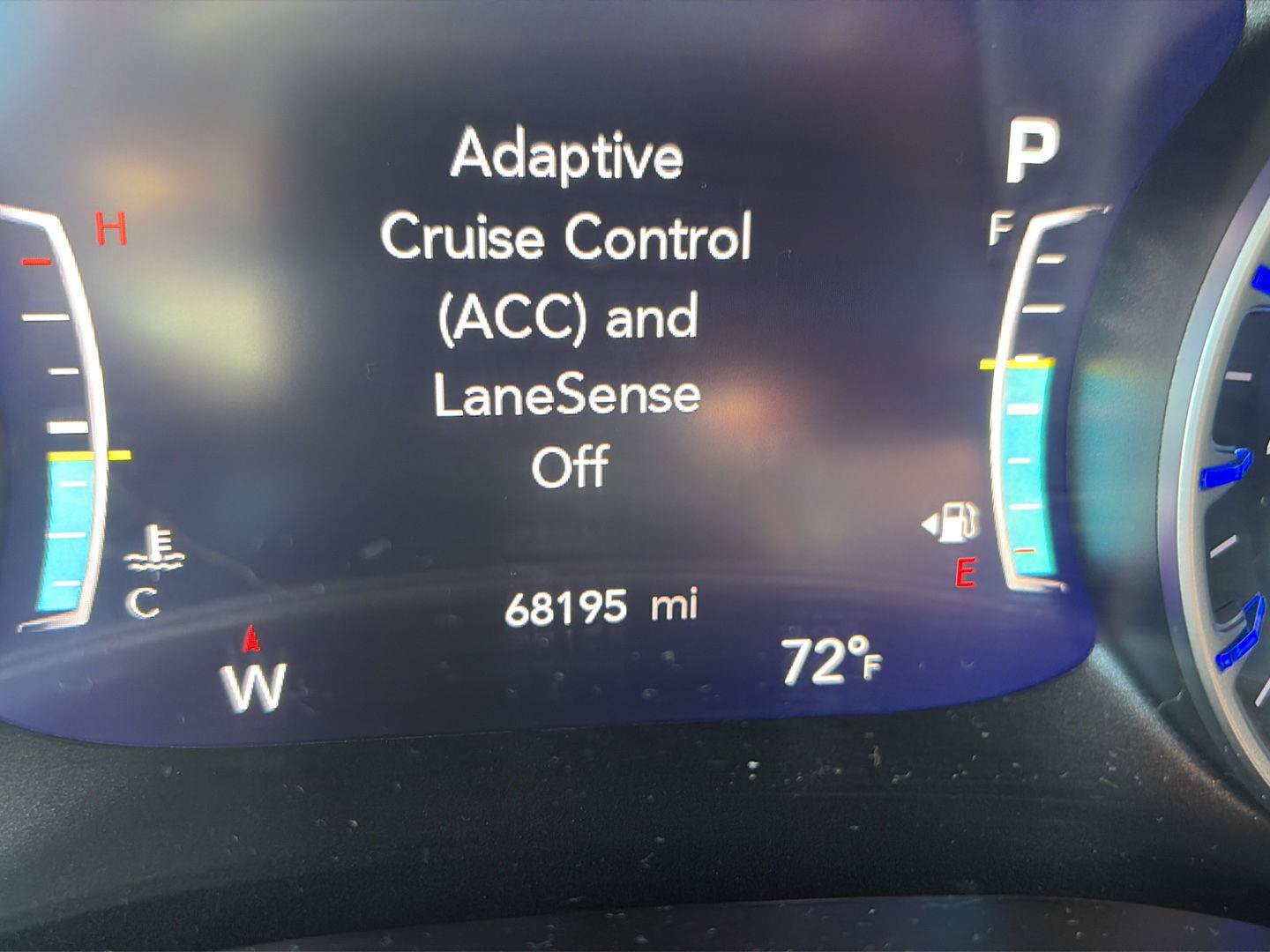 Used 2024 Chrysler Pacifica Touring-L FWD image 34