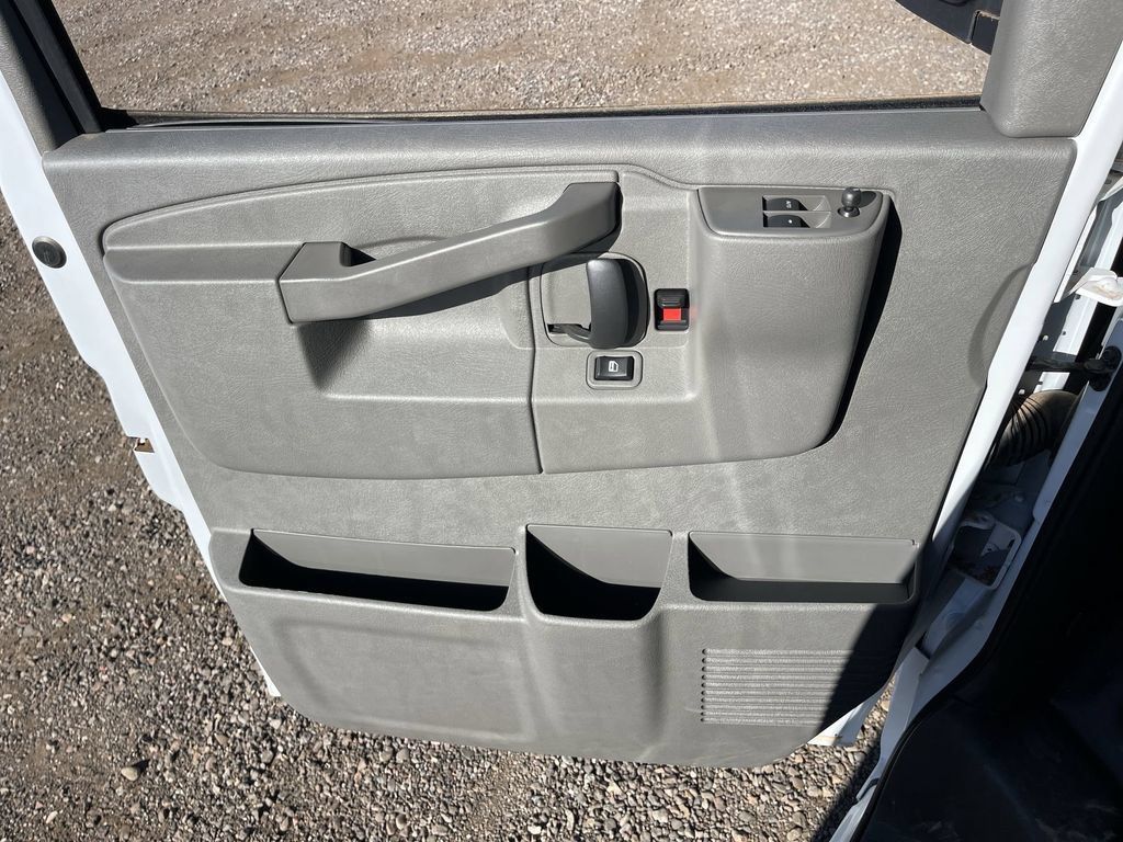 New 2025 GMC Savana 2500 Extended w/ Driver Convenience Package RWD image 22
