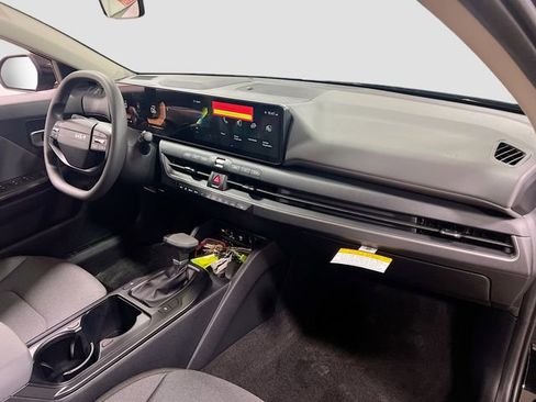 New 2025 Kia K4 LX image 26