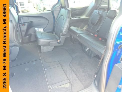New 2027 Chrysler Pacifica Select AWD/4WD image 37