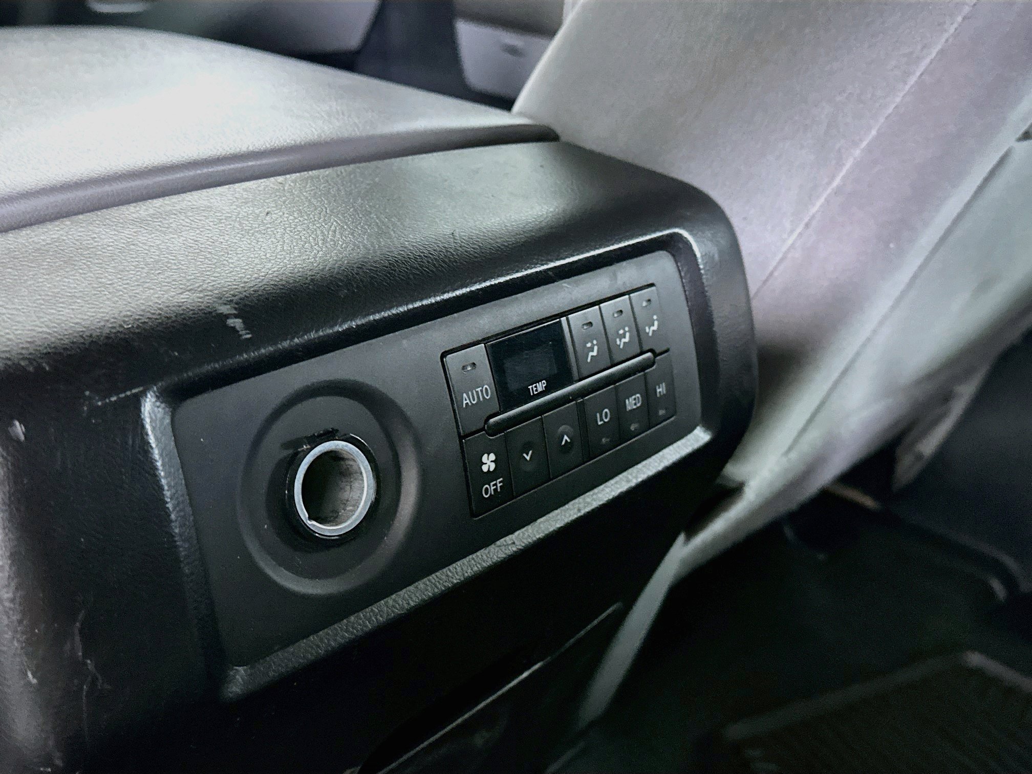 Used 2016 Toyota Sequoia SR5 RWD image 26