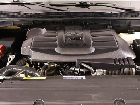 Used 2021 Nissan Titan PRO-4X w/ Pro-4x Convenience Package AWD/4WD image 21
