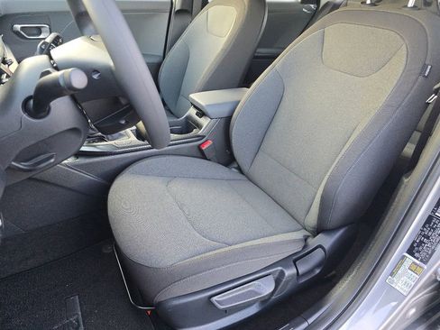 New 2025 Kia K4 LXS image 21
