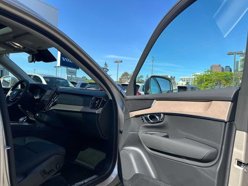 Used 2026 Volvo XC90 B6 Core w/ Protection Package Premier AWD/4WD image 11