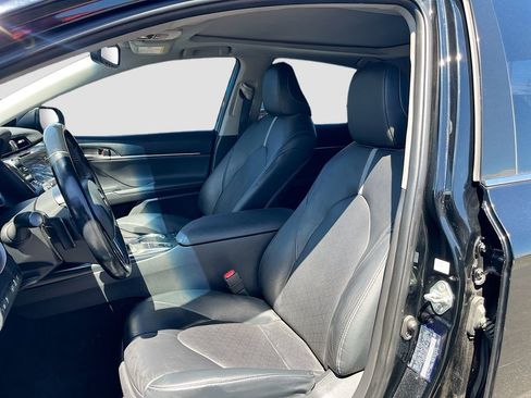 Used 2020 Toyota Camry XSE FWD image 20