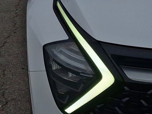 Certified 2023 Kia Sportage X-Line w/ X-Line Premium Package image 12