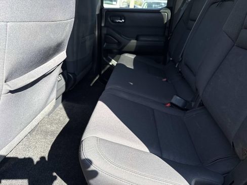 Used 2022 Nissan Frontier SV image 13